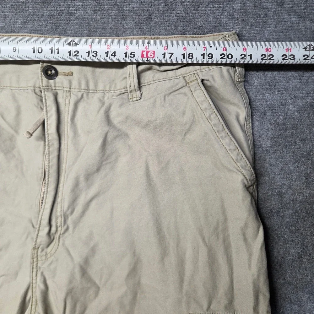 Levis Mens Tan Khaki Cotton Cargo Shorts Size 42 Multi Pocket Casual Y2K